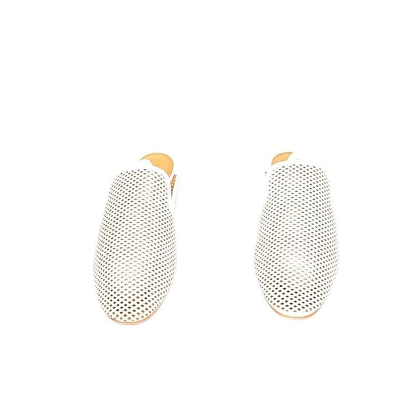 Frye   - Picture 4 of 9